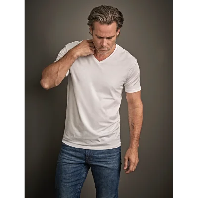 401 Teejays Stretch V Tee impression