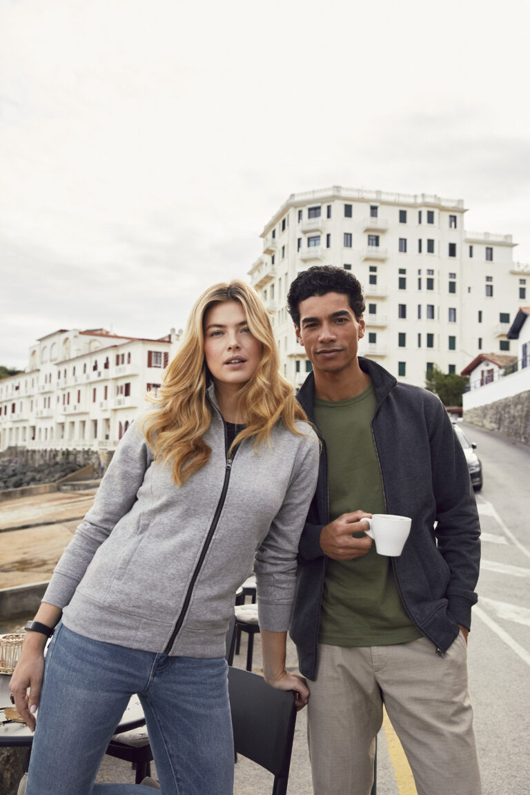 Clique Classic Cardigan gedragen